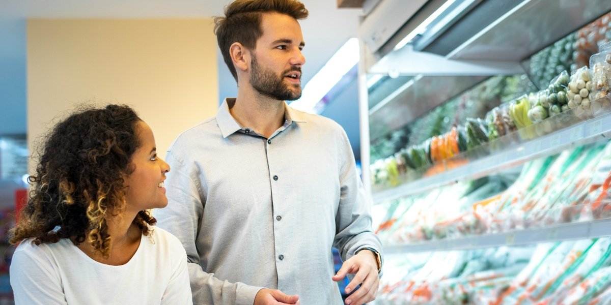 Economic Pressures Weigh on U.S. Consumer Confidence