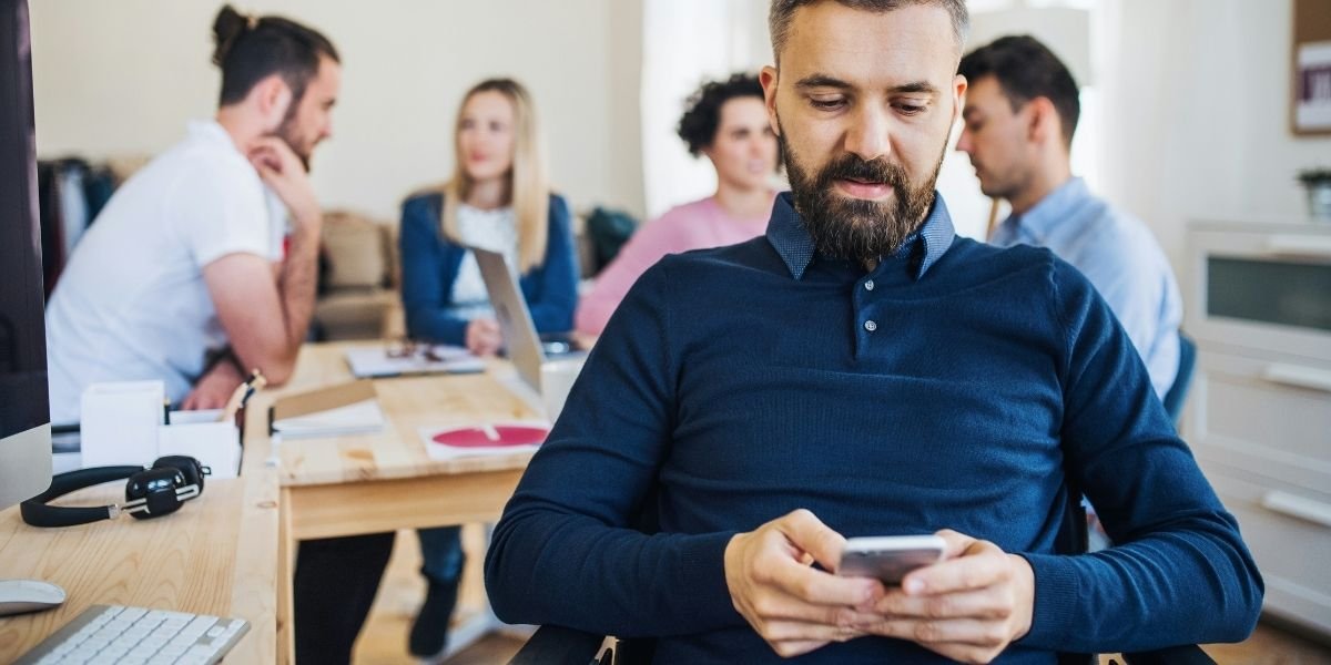 Phone-Free Productivity Overcoming Employee Distractions in the Workplace