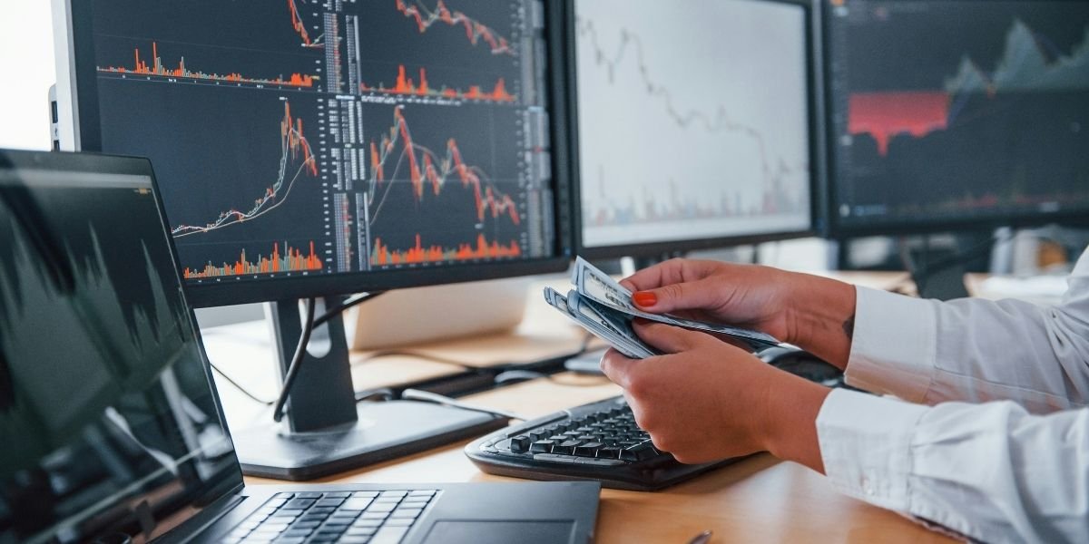 U.S. Employers Study Relief Plans as Shutdown Squeezes Workers