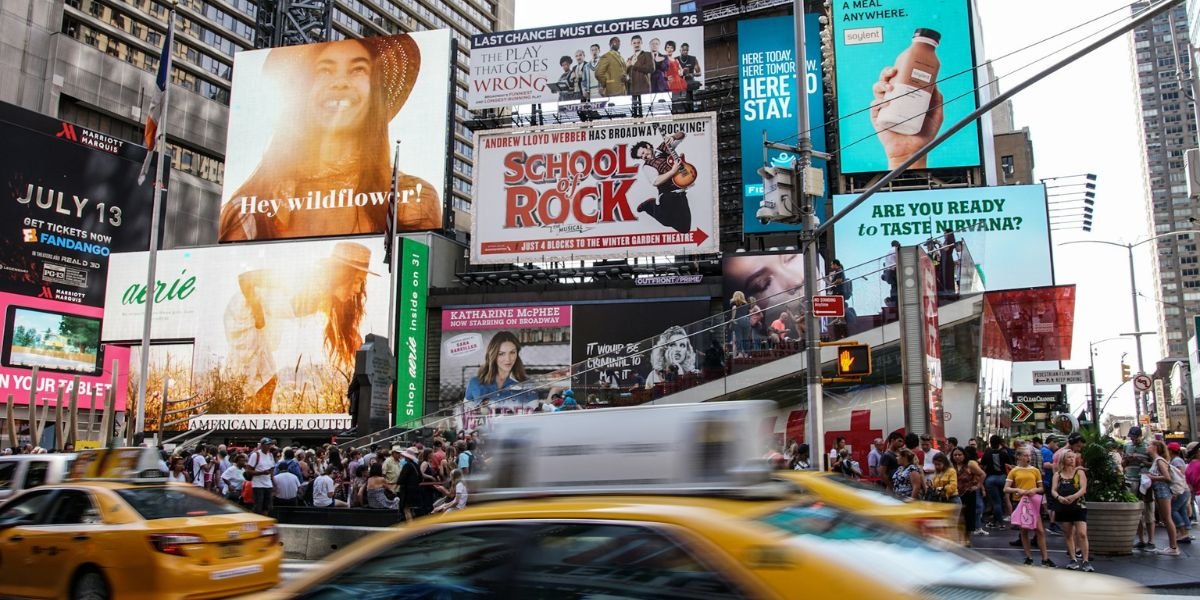 How Advertising and Partnership Structures Can Indicate Platform Bias