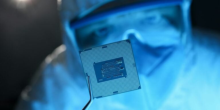 Intel Expands AI Infrastructure Plans on Enterprise Chip Demand (1)