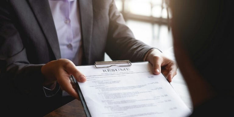 ADP Report Reveals Low Hiring With 44,000 Jobs and 4.4% Pay Growth