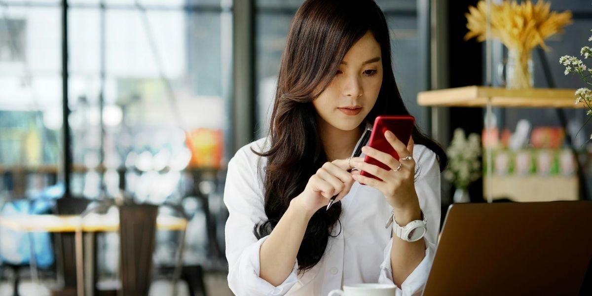 How Browsing and Apps Collect Data Passively