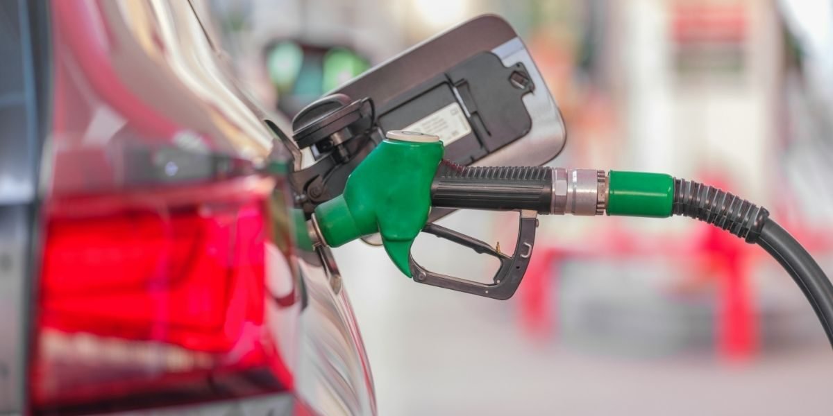 Oil Prices Top $100, Raising U.S. Business Costs