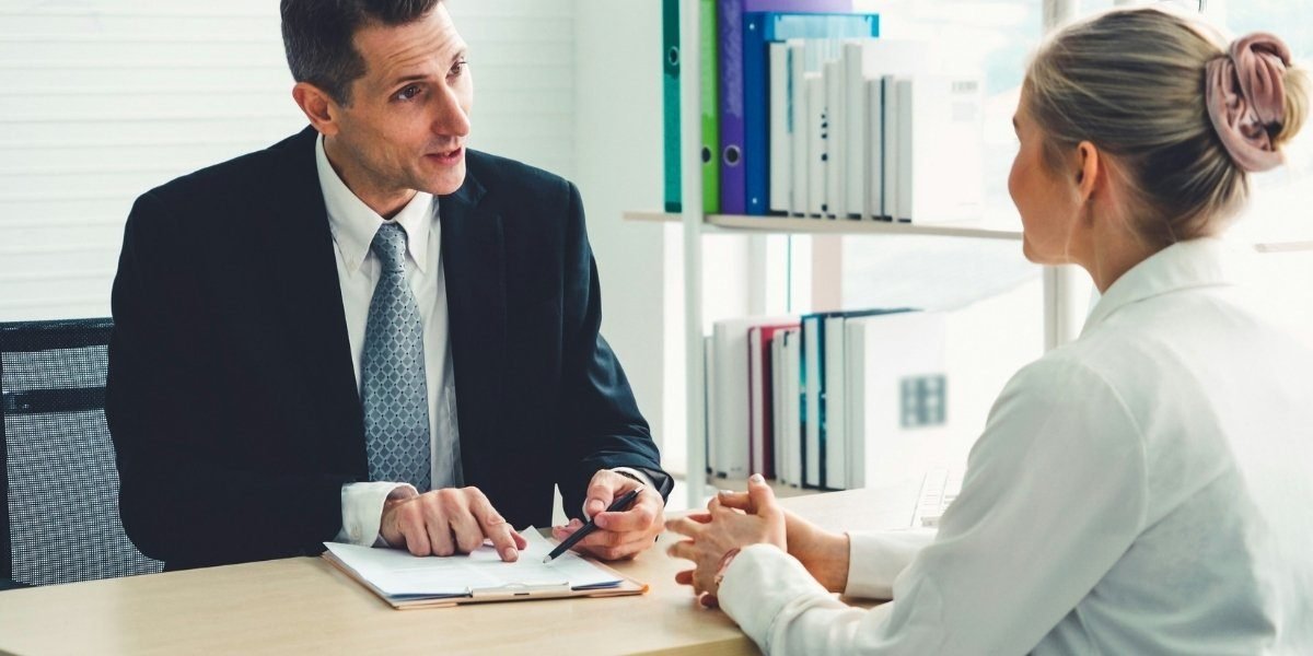 U.S. Jobless Claims Surge, Signaling Labor Market Weakness