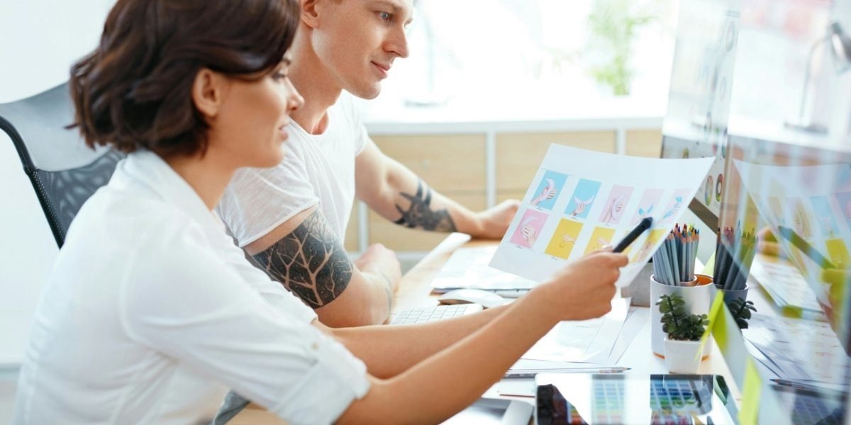 What U.S. Businesses Should Know Before Commissioning a Graphic Designer